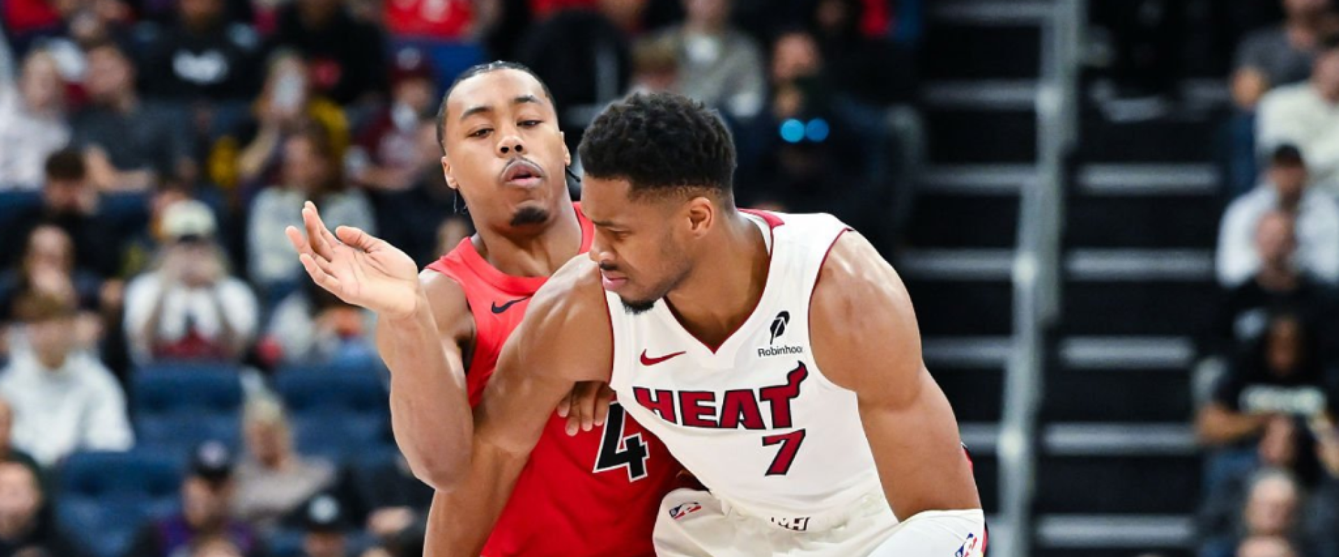NBA季前赛：热火129-105猛龙