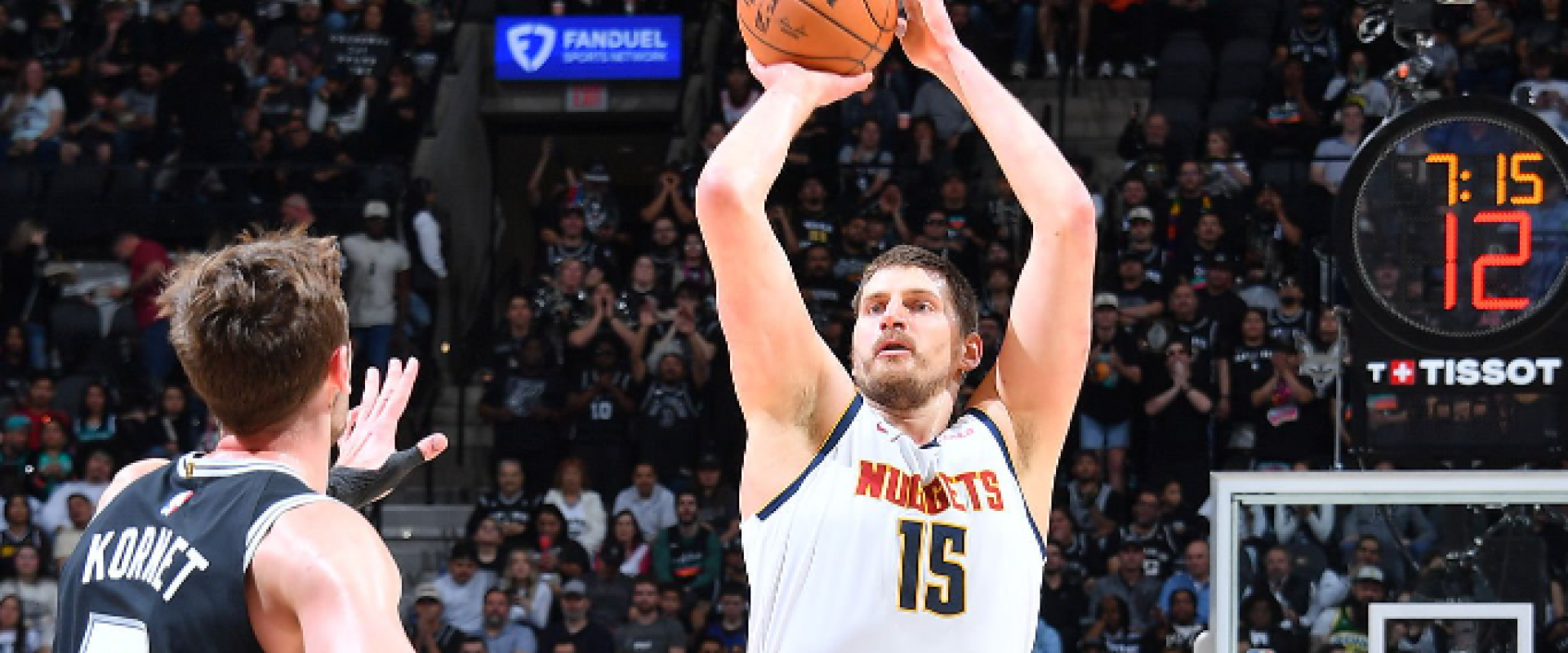 NBA常规赛精彩回顾：掘金vs马刺